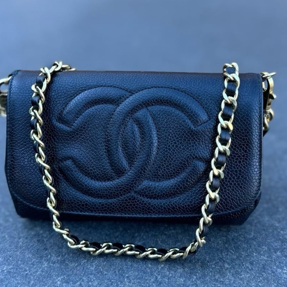 Authentic vintage Chanel black caviar crossbody